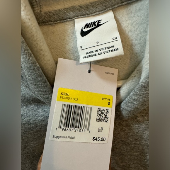 NIKE Sportswear Club kids Hoodie size small - Picture 3 of 4
